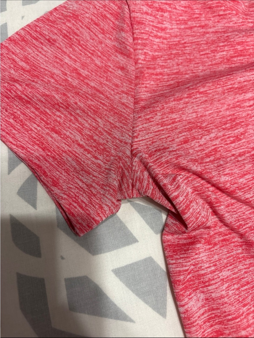 Under Armour Hot Pink Heatgear Top - Picture 8 of 8